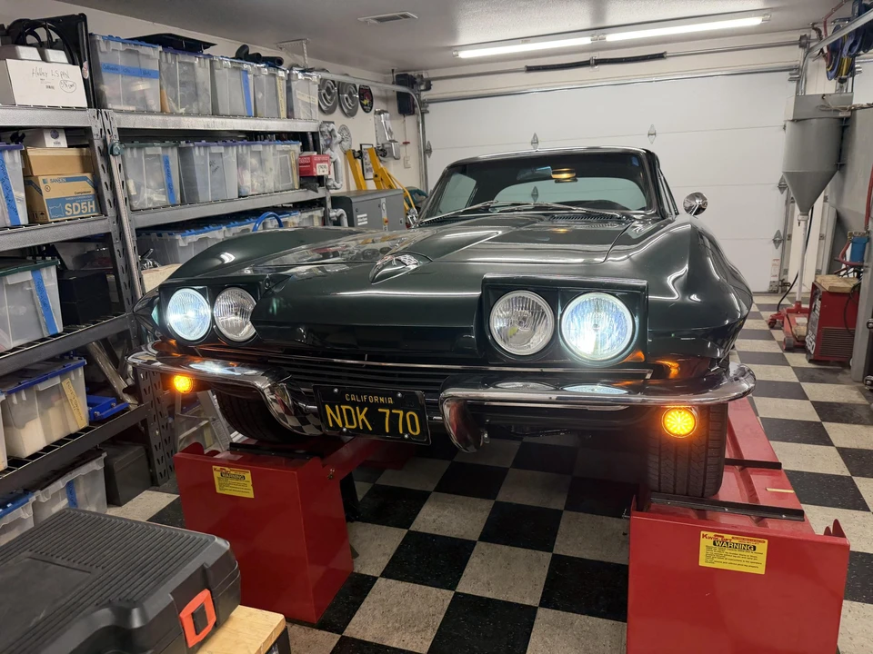 1965 Chevrolet Corvette C2 - Image 8 of 31