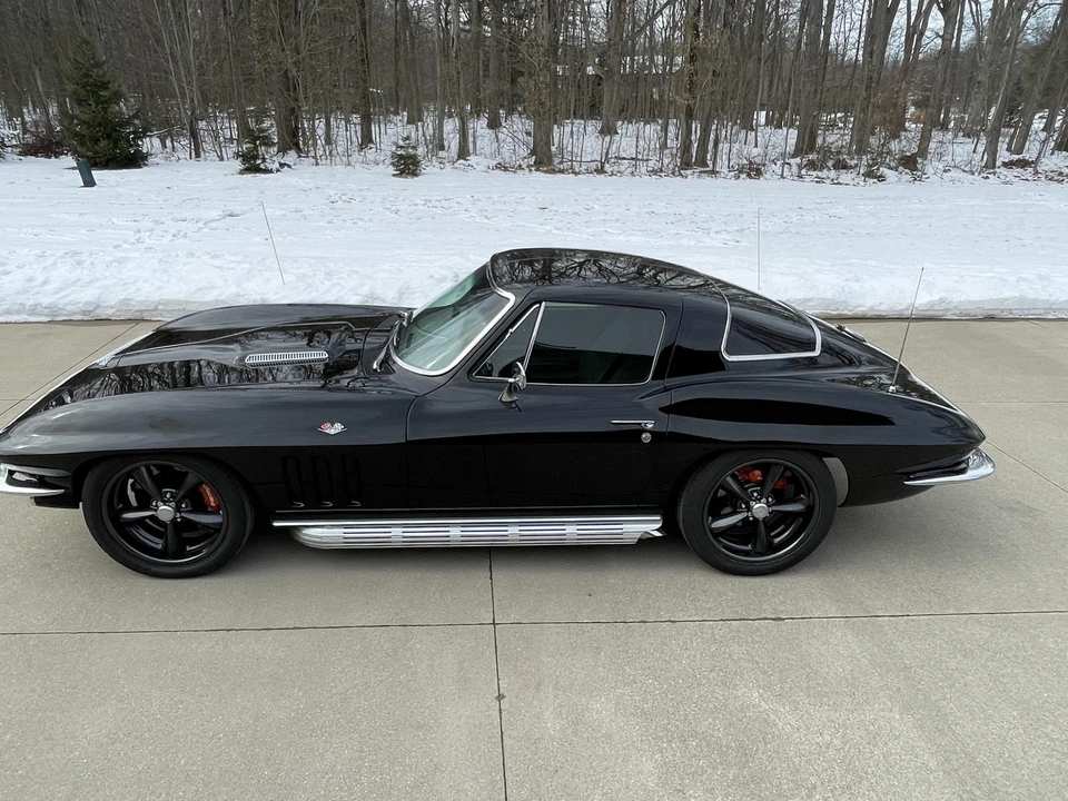 1966 Chevrolet Corvette C2 - Image 11 of 31