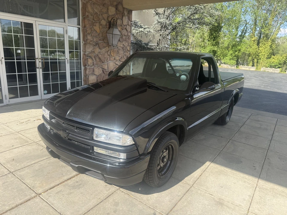 2001 Chevrolet S-10 - Image 4 of 31