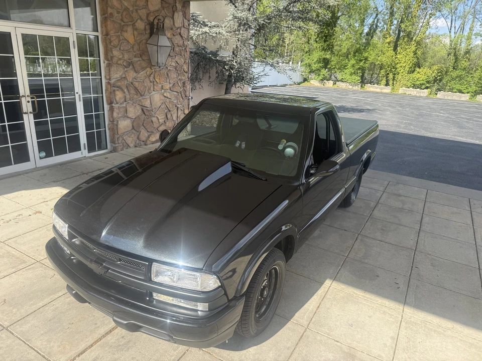 2001 Chevrolet S-10 - Image 3 of 31