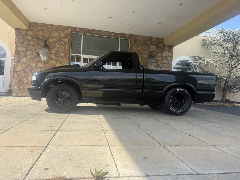 2001 Chevrolet S-10 - Image 9 of 31