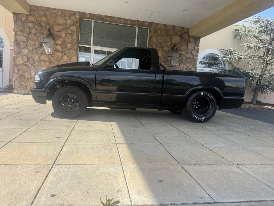 2001 Chevrolet S-10 - Image 8 of 31
