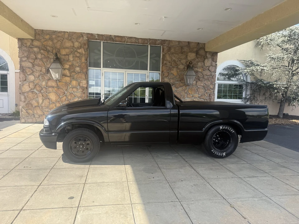 2001 Chevrolet S-10 - Image 7 of 31