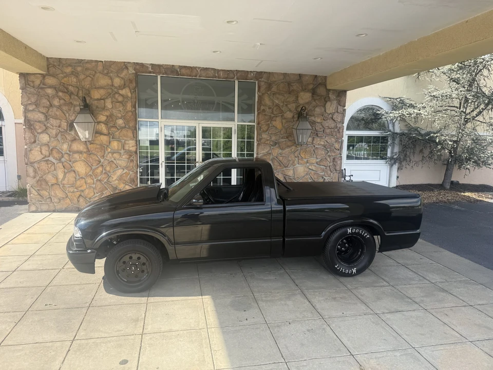 2001 Chevrolet S-10 - Image 6 of 31