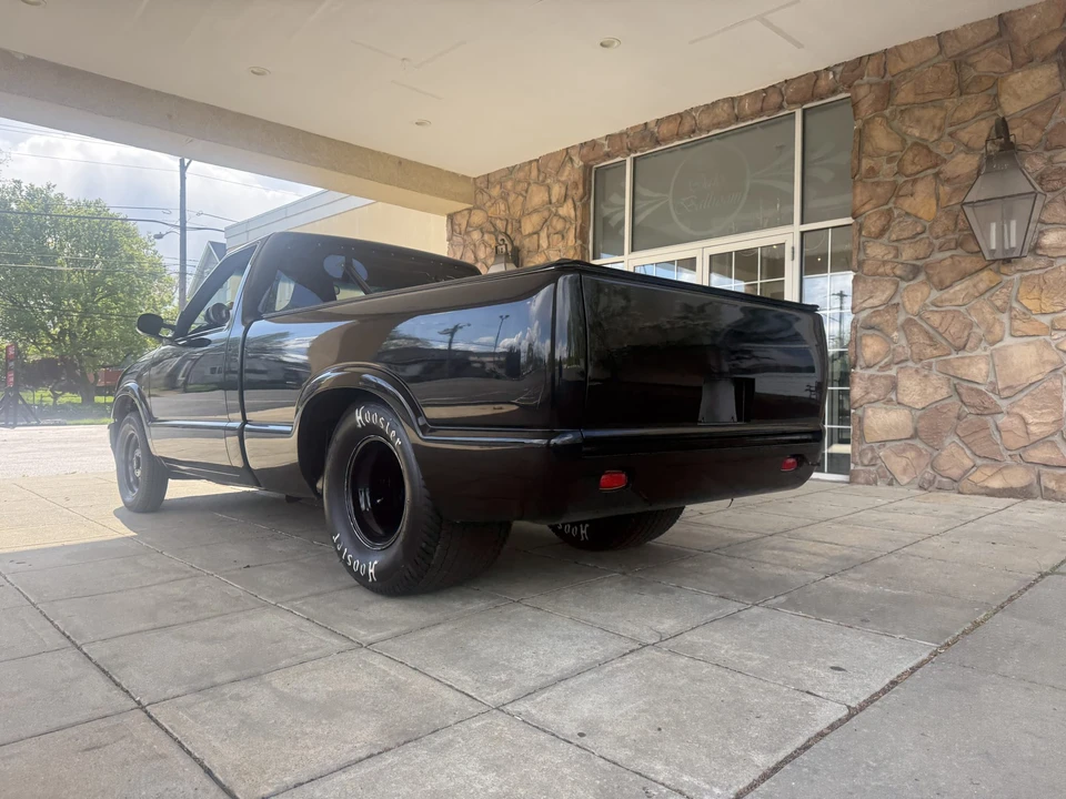 2001 Chevrolet S-10 - Image 12 of 31