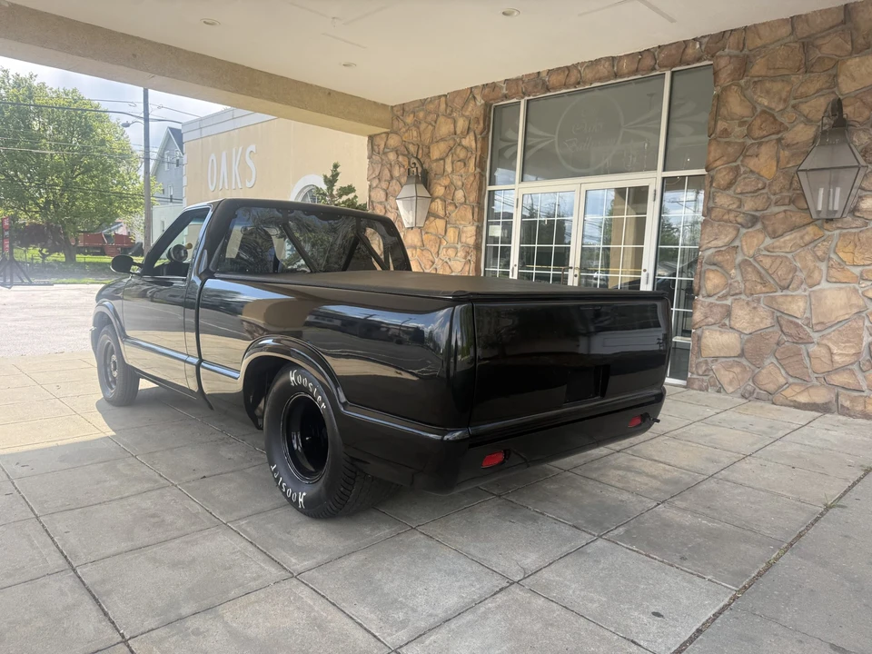 2001 Chevrolet S-10 - Image 11 of 31