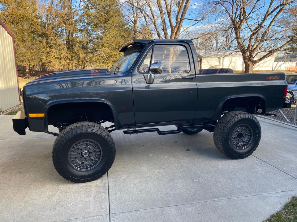 1987 GMC Jimmy 2nd Gen - Image 25 of 31