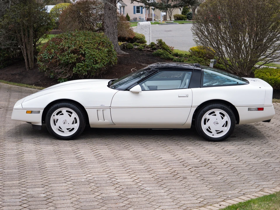1988 Chevrolet Corvette C4 - Image 25 of 31