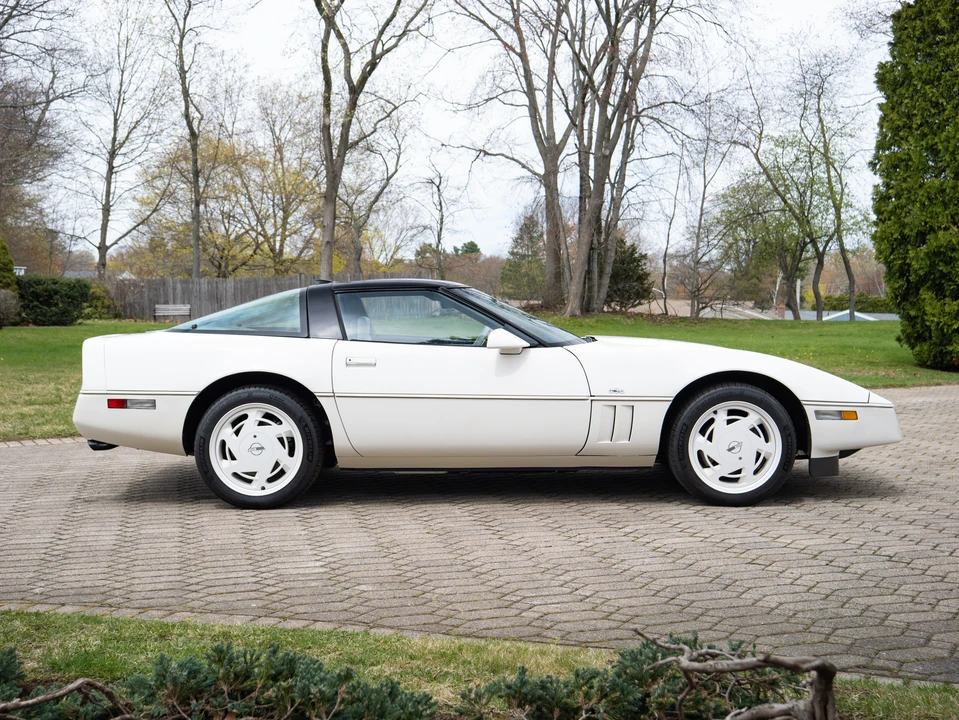 1988 Chevrolet Corvette C4 - Image 29 of 31