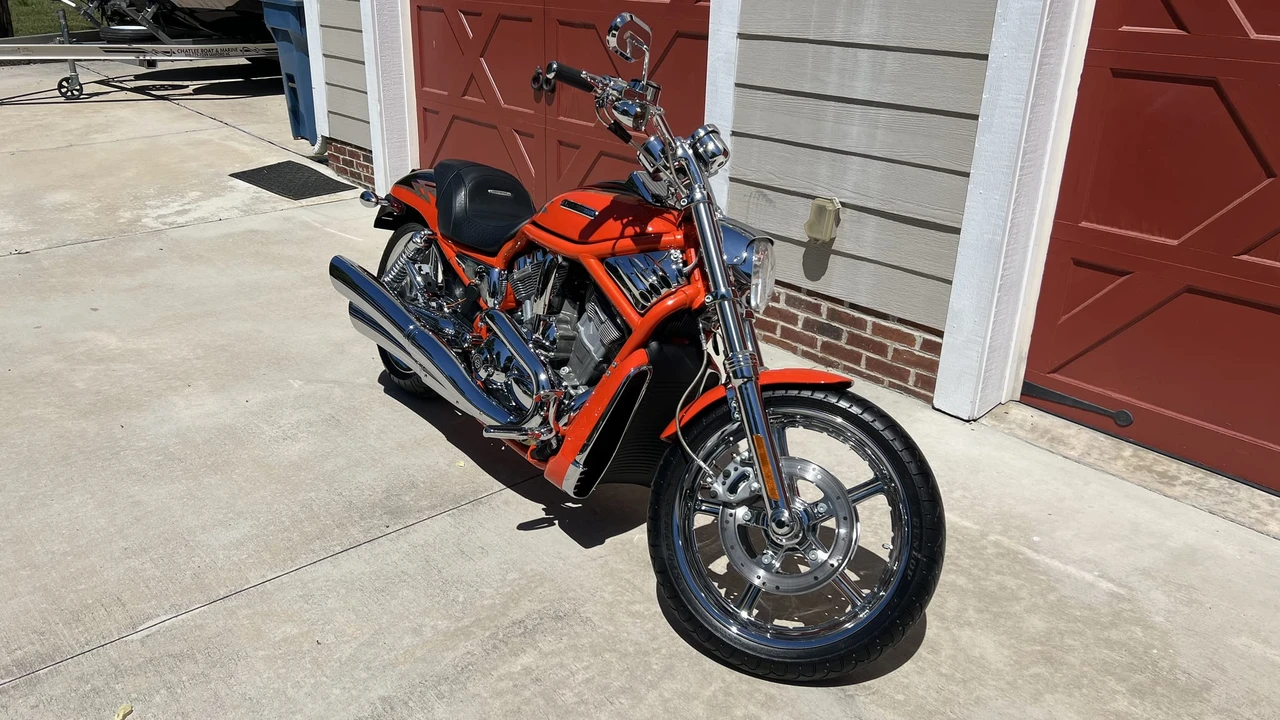 2005 Harley-Davidson CVO - Image 8 of 31