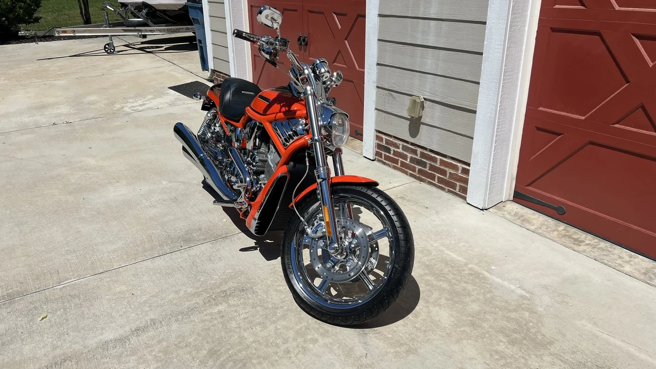 2005 Harley-Davidson CVO - Image 9 of 31