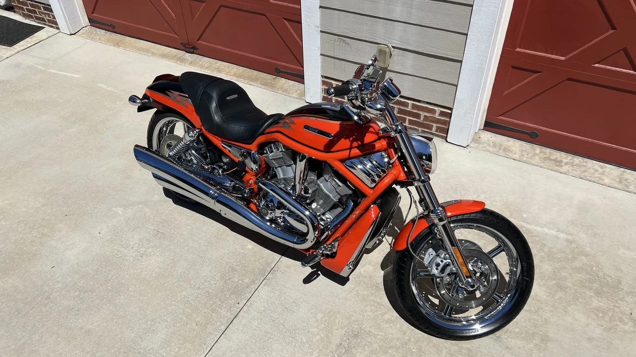 2005 Harley-Davidson CVO - Image 7 of 31