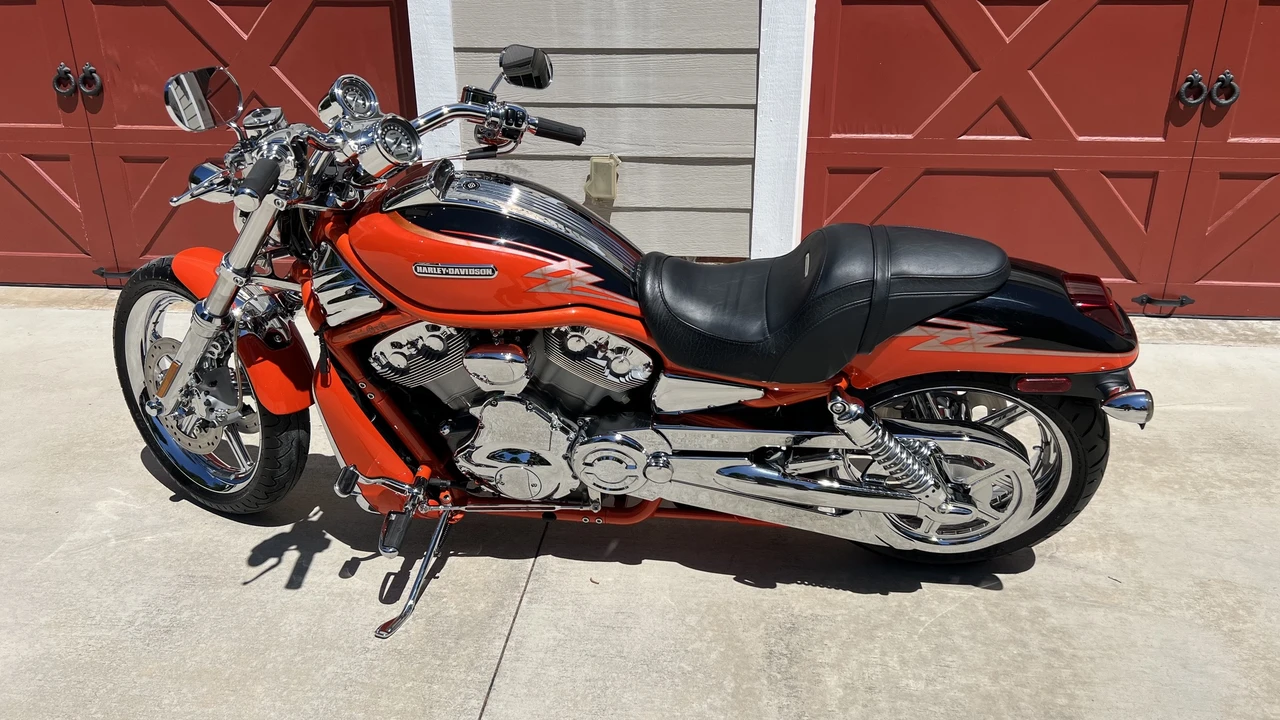 2005 Harley-Davidson CVO - Image 15 of 31