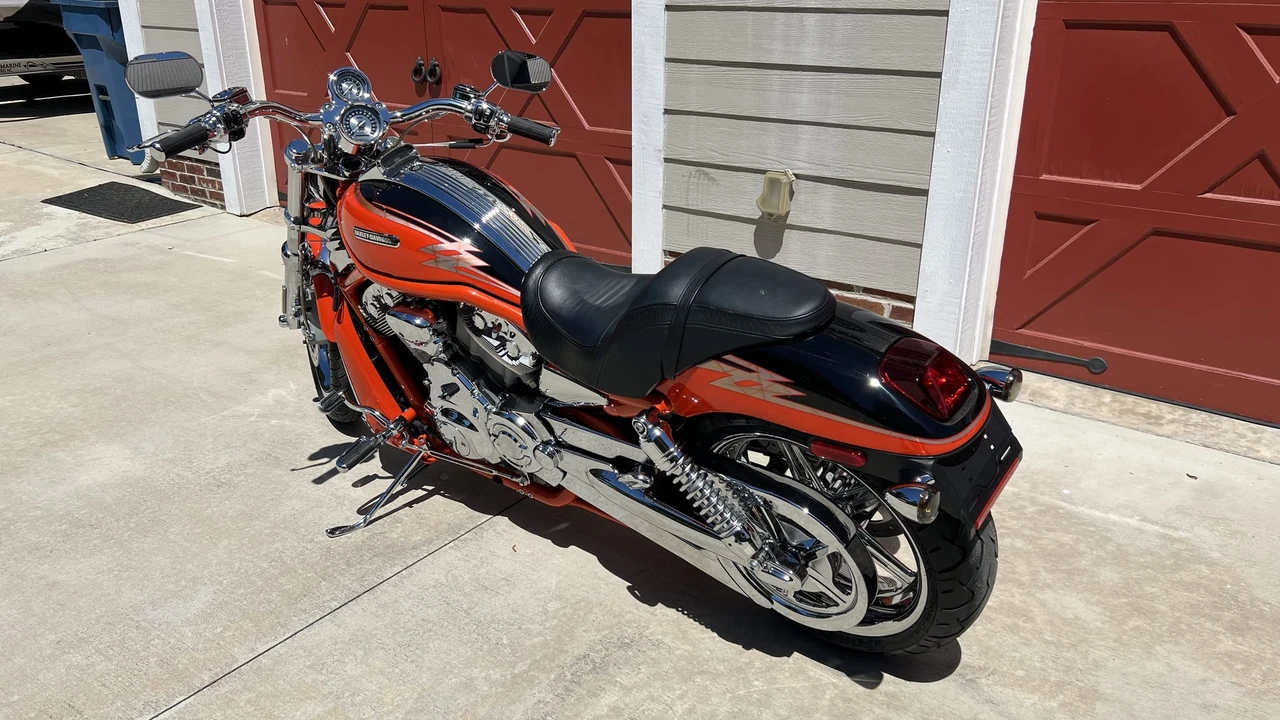 2005 Harley-Davidson CVO - Image 17 of 31
