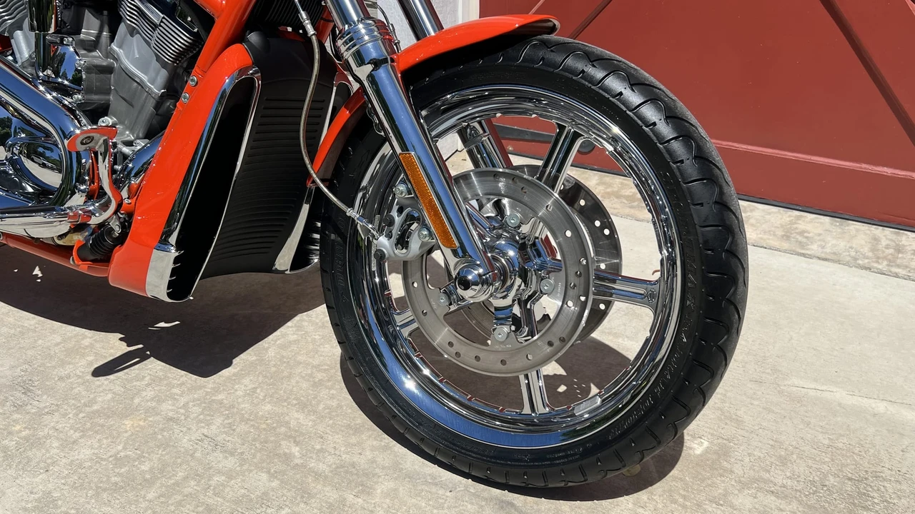 2005 Harley-Davidson CVO - Image 25 of 31