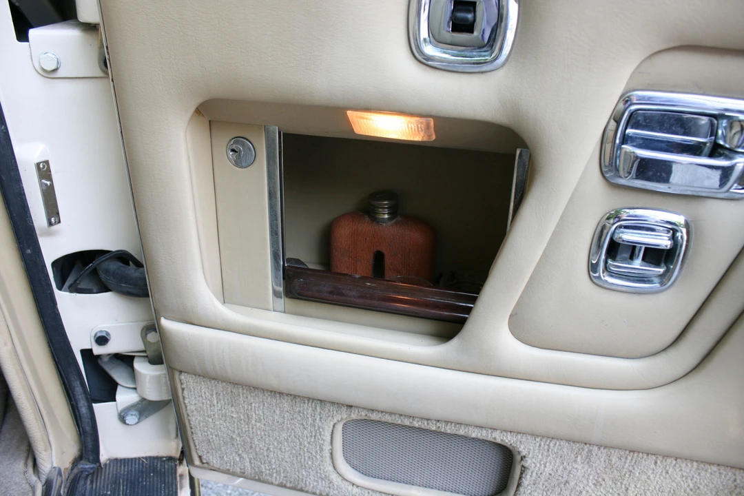 1987 Rolls-Royce Corniche Series II - Image 7 of 8