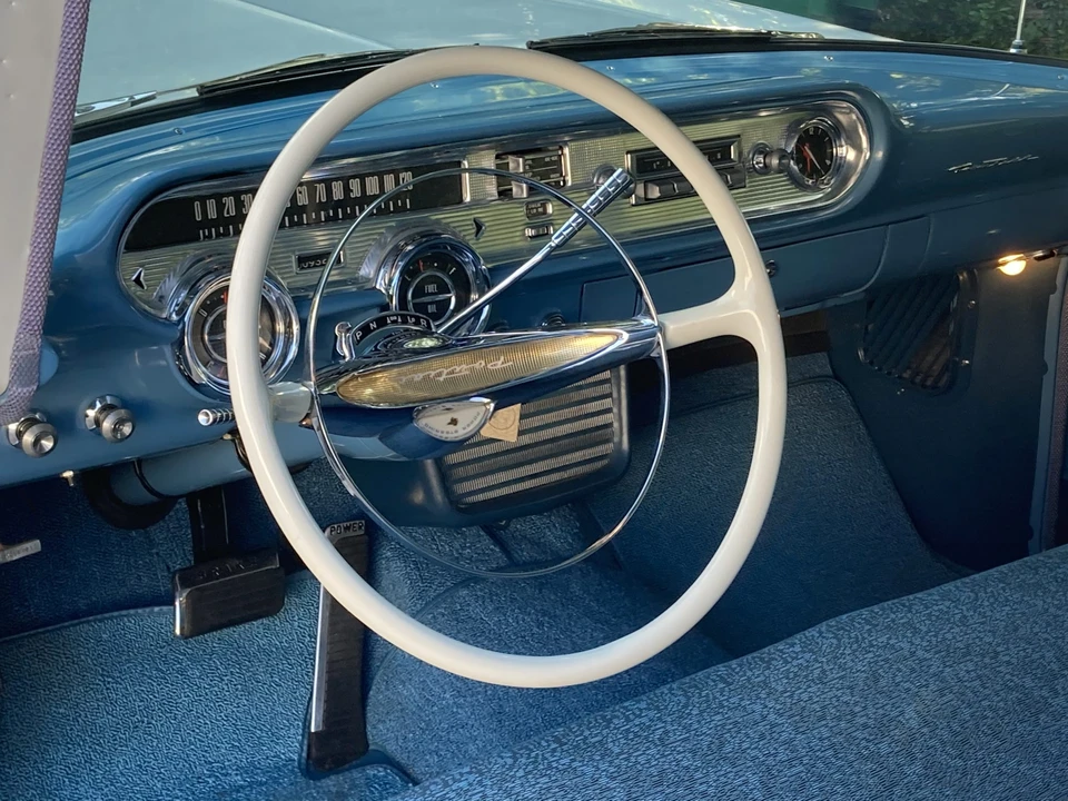 1957 Pontiac Chieftain - Image 26 of 31