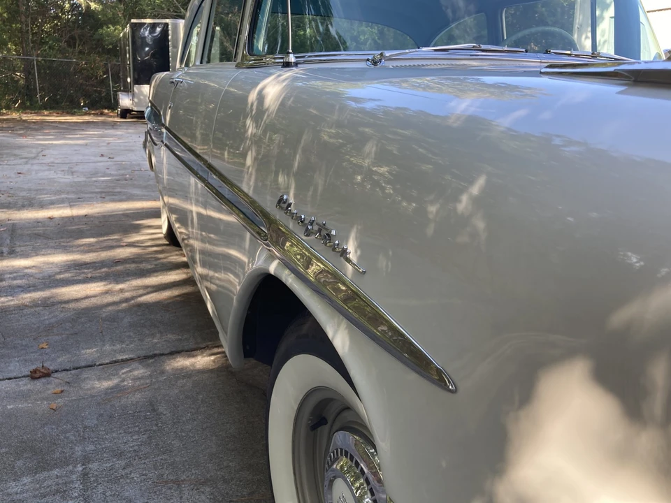 1957 Pontiac Chieftain - Image 18 of 31
