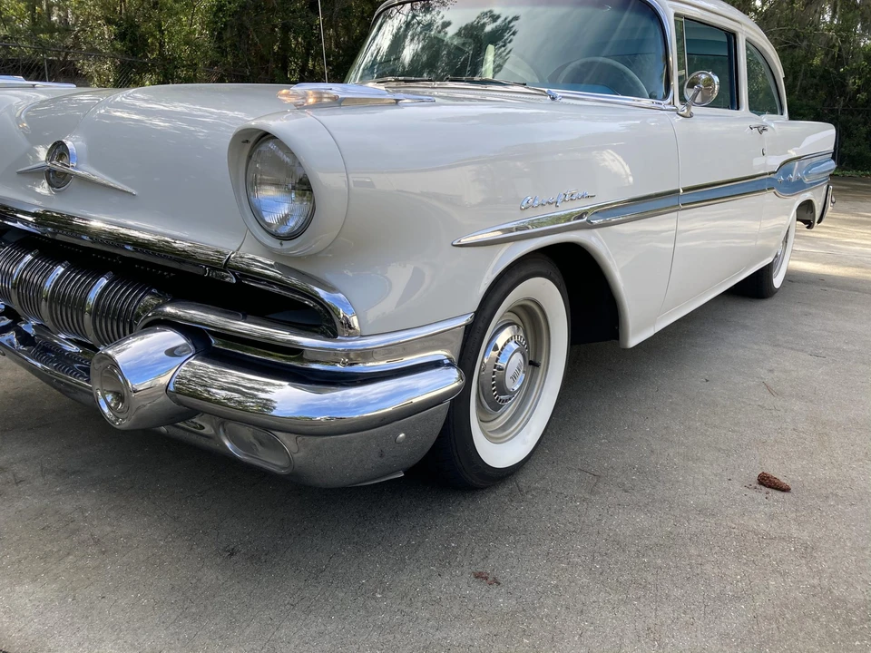 1957 Pontiac Chieftain - Image 22 of 31
