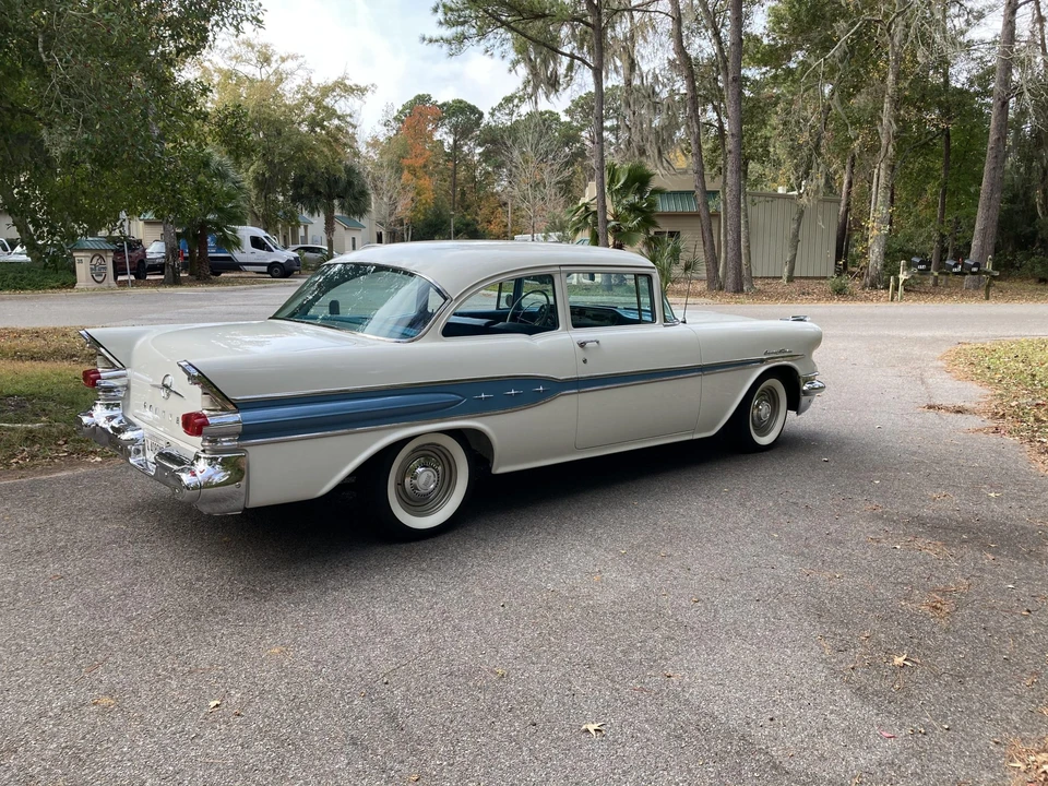 1957 Pontiac Chieftain - Image 6 of 31