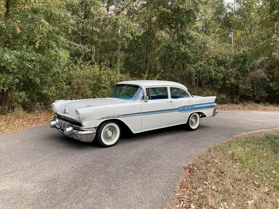 1957 Pontiac Chieftain - Image 3 of 31