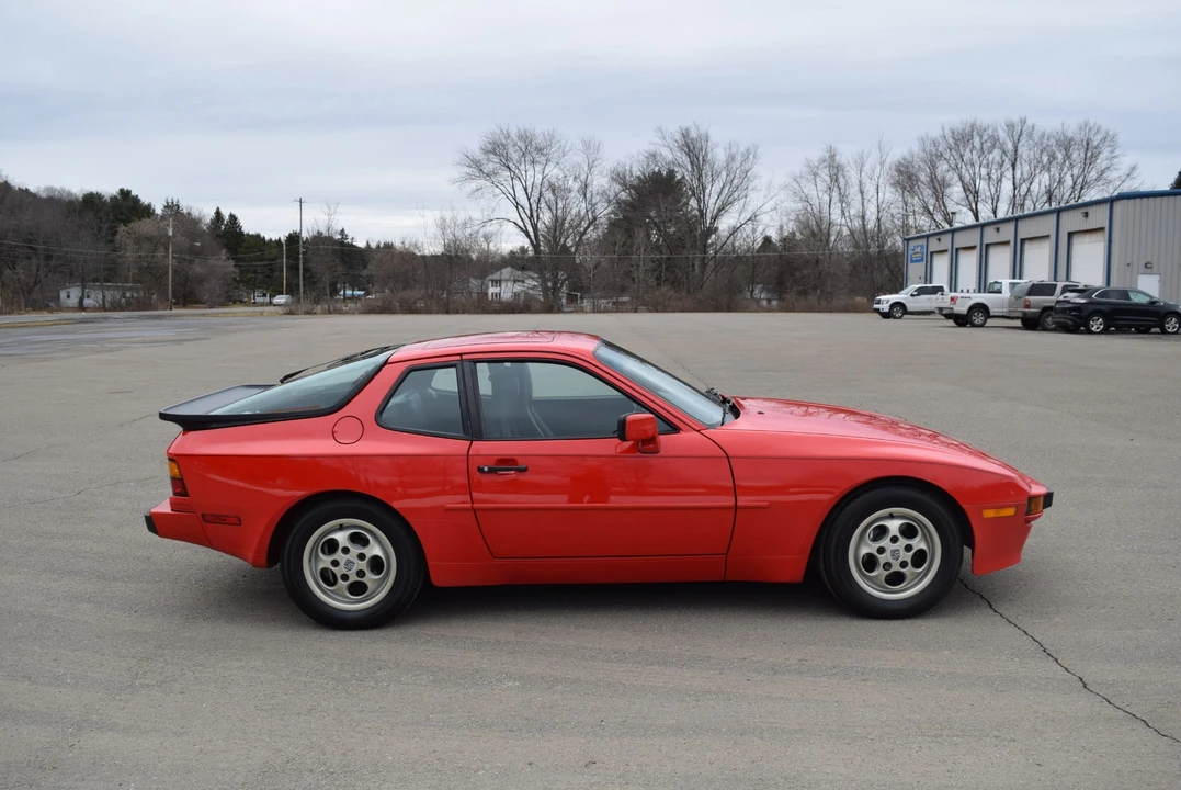 1987 Porsche 944 - Image 8 of 31
