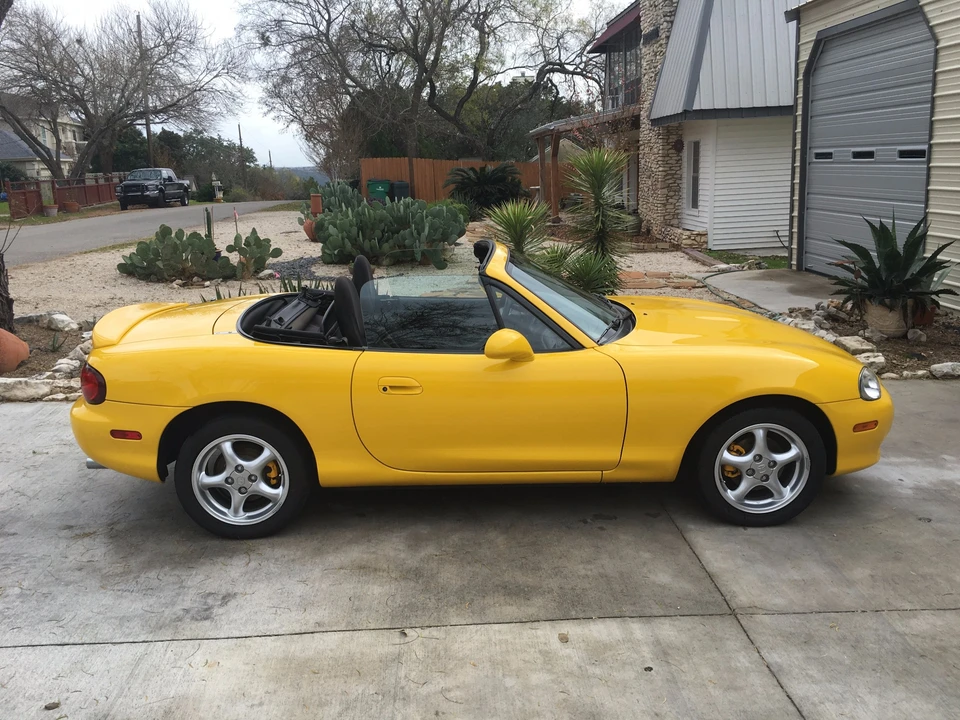2002 Mazda NB MX-5 Miata - Image 8 of 31