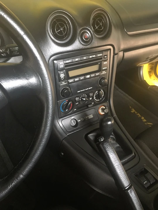 2002 Mazda NB MX-5 Miata - Image 18 of 31