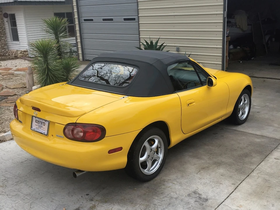 2002 Mazda NB MX-5 Miata - Image 4 of 31
