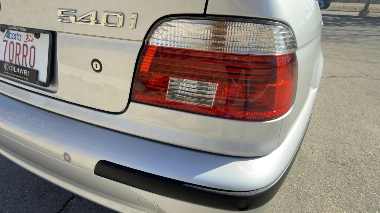 2003 BMW E39 540i - Image 16 of 31