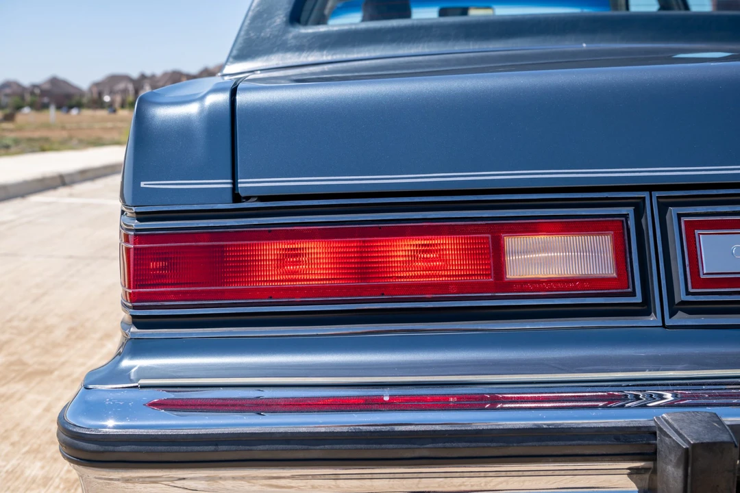 1985 Chrysler New Yorker - Image 15 of 31