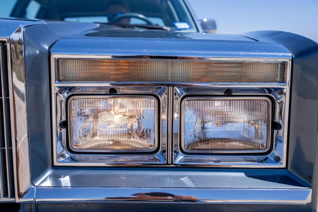 1985 Chrysler New Yorker - Image 14 of 31