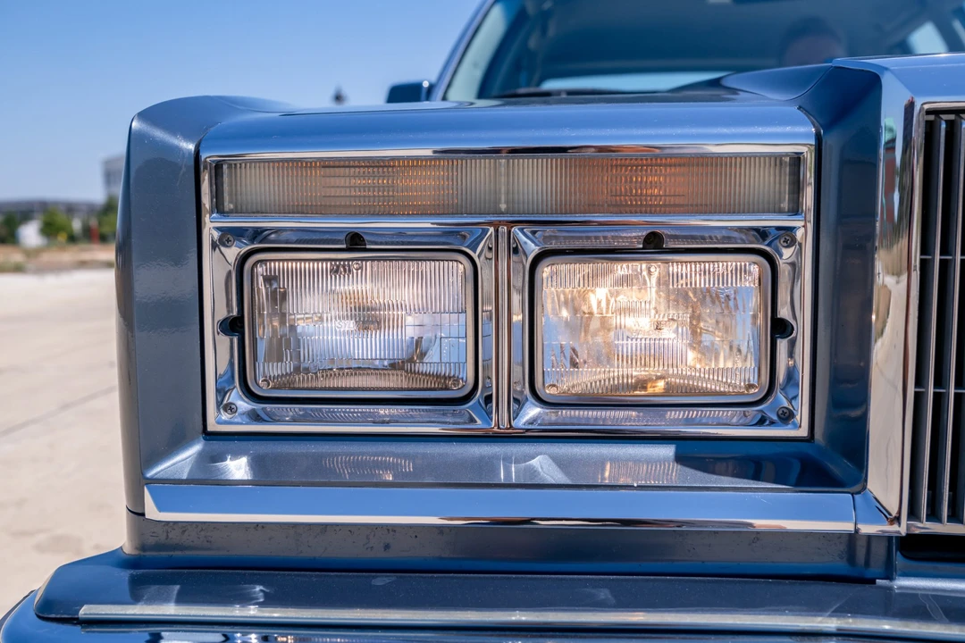 1985 Chrysler New Yorker - Image 13 of 31