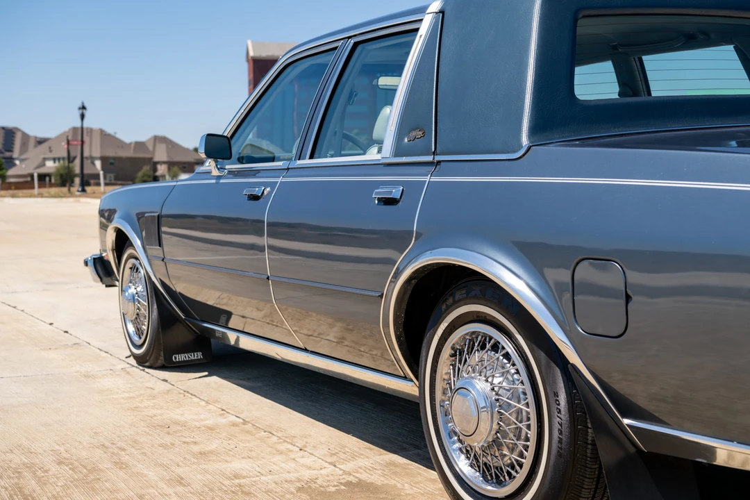 1985 Chrysler New Yorker - Image 25 of 31