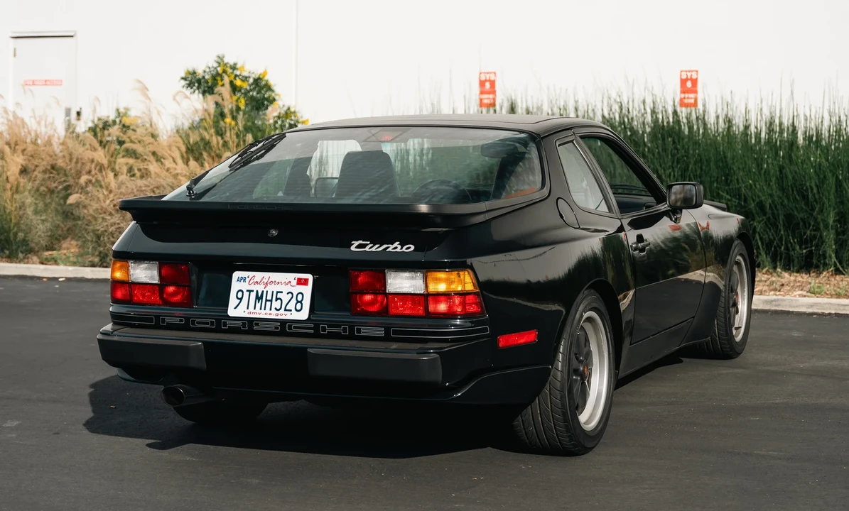 1986 Porsche 944 Turbo - Image 13 of 31