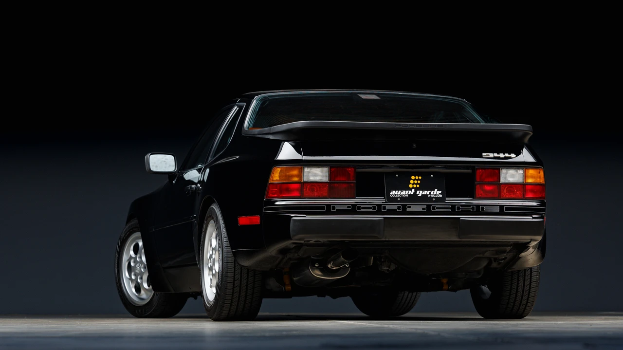 1987 Porsche 944 - Image 21 of 31