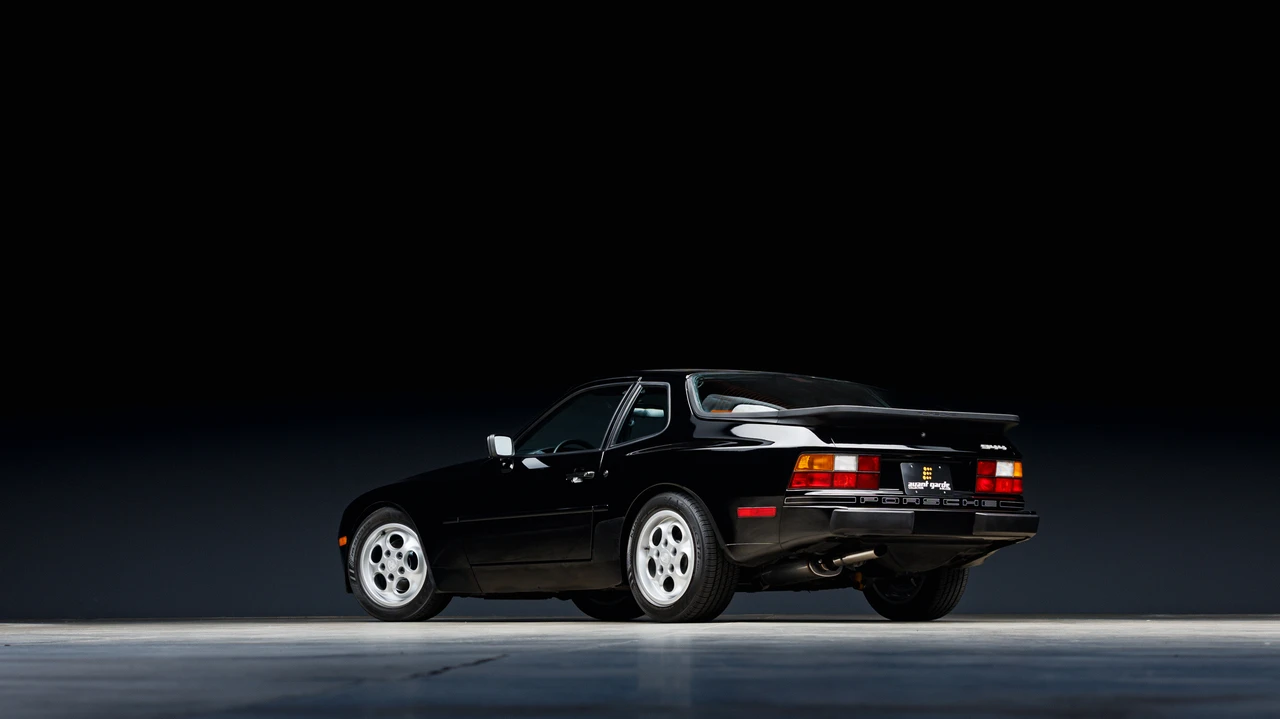 1987 Porsche 944 - Image 22 of 31