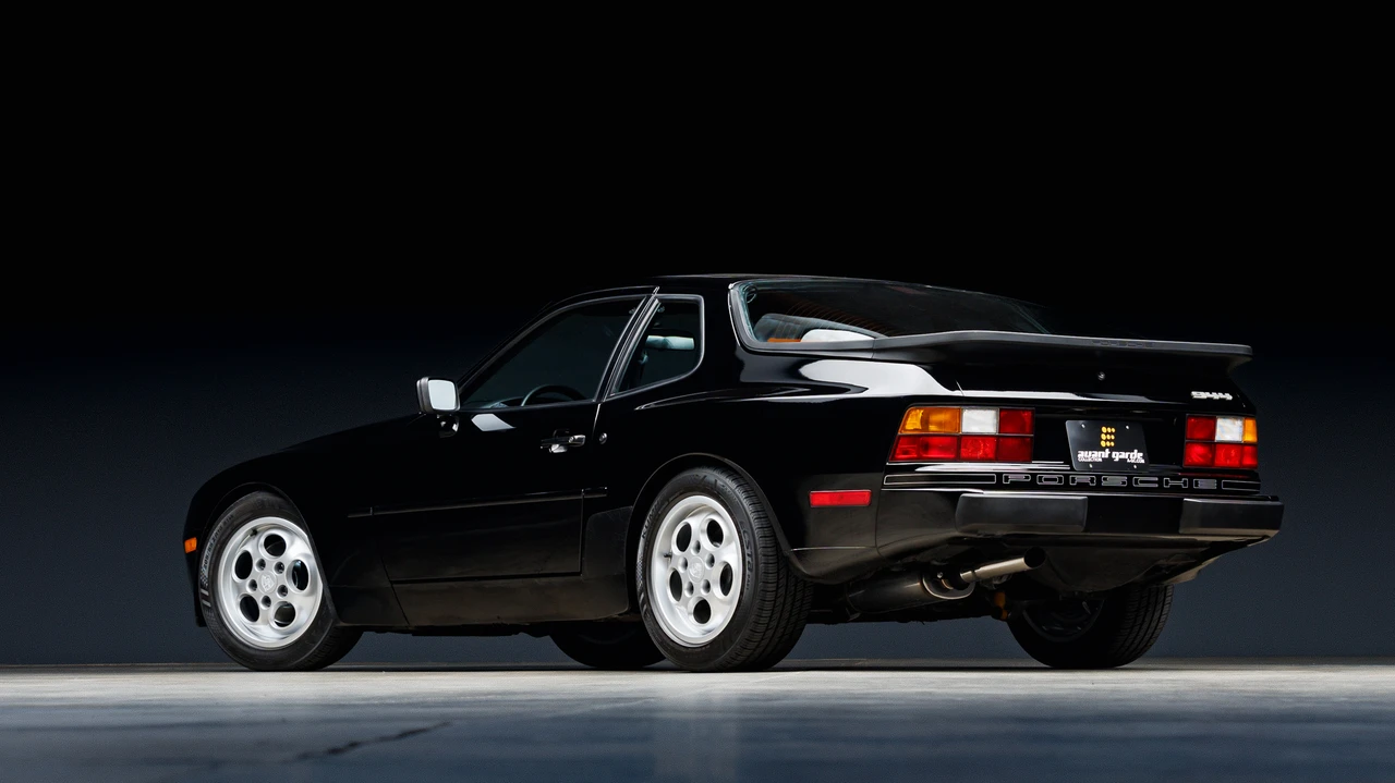 1987 Porsche 944 - Image 23 of 31