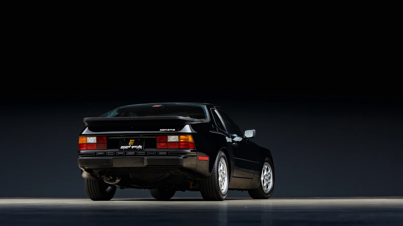 1987 Porsche 944 - Image 24 of 31