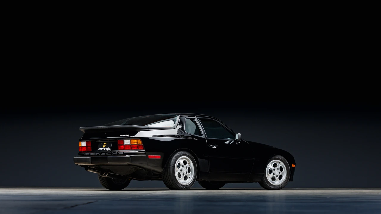 1987 Porsche 944 - Image 26 of 31