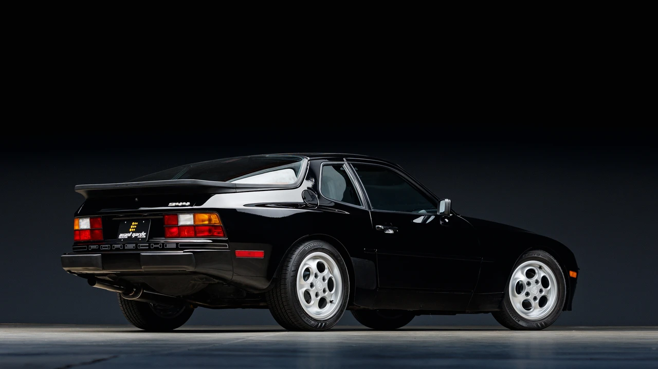 1987 Porsche 944 - Image 27 of 31