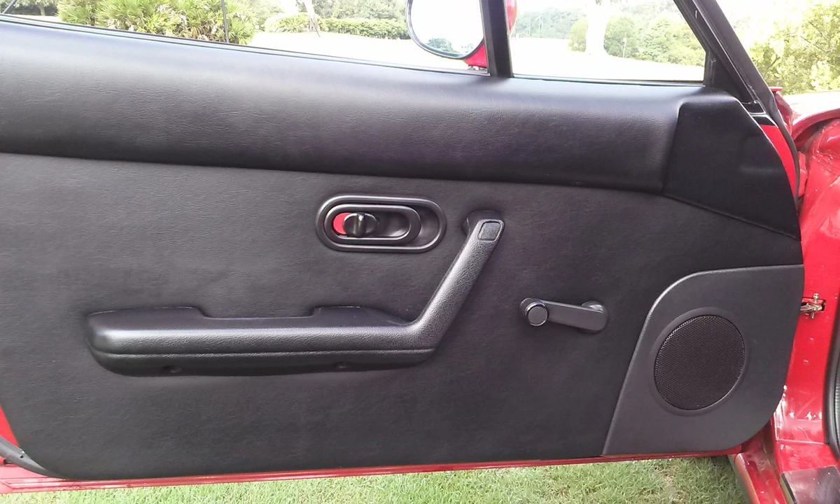 1990 Mazda NA MX-5 Miata - Image 27 of 31