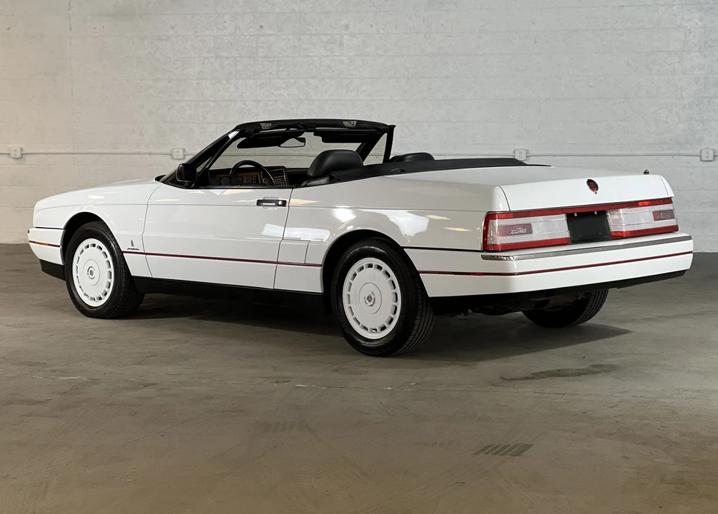 1991 Cadillac Allante - Image 11 of 31