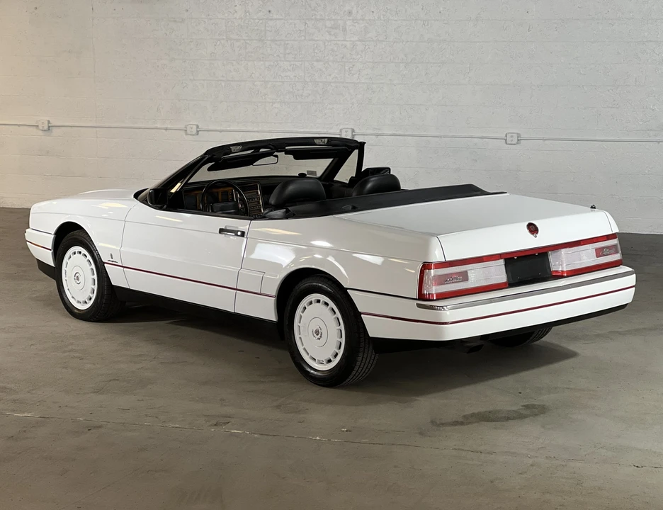 1991 Cadillac Allante - Image 12 of 31