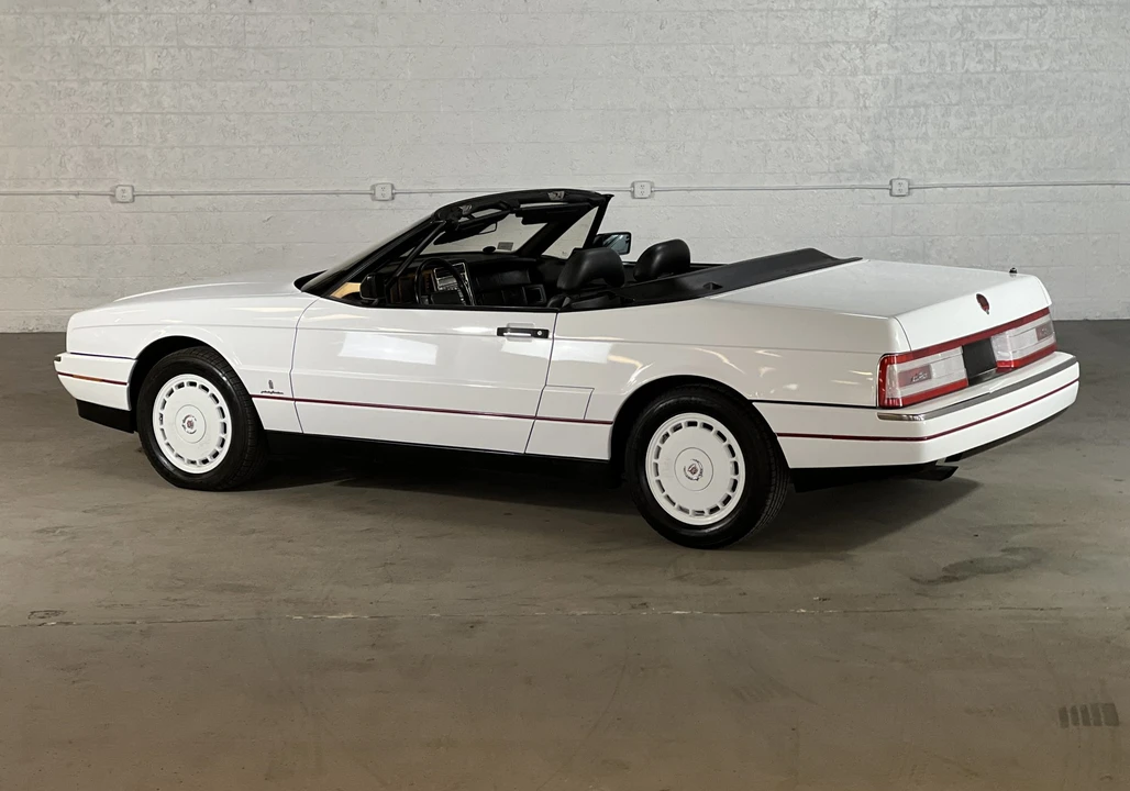 1991 Cadillac Allante - Image 9 of 31