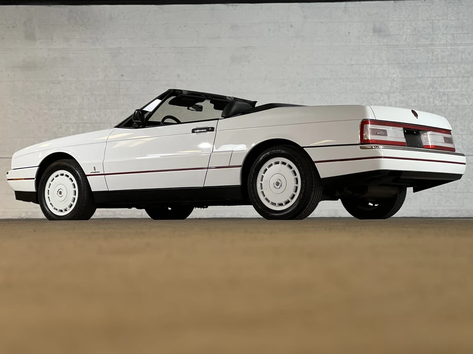 1991 Cadillac Allante - Image 10 of 31
