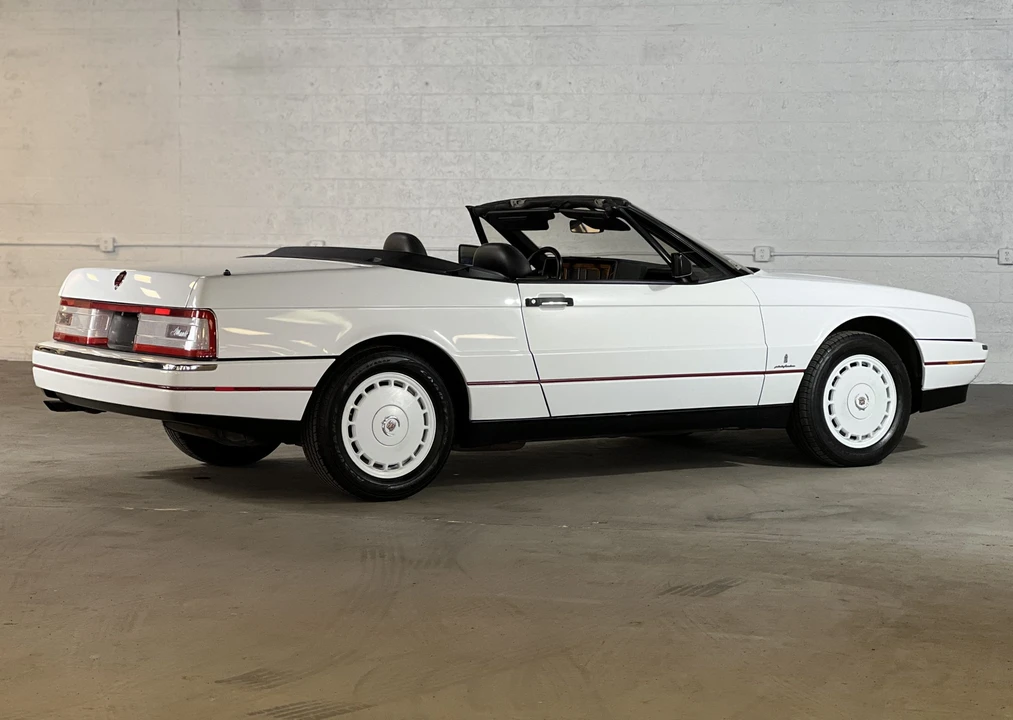 1991 Cadillac Allante - Image 24 of 31
