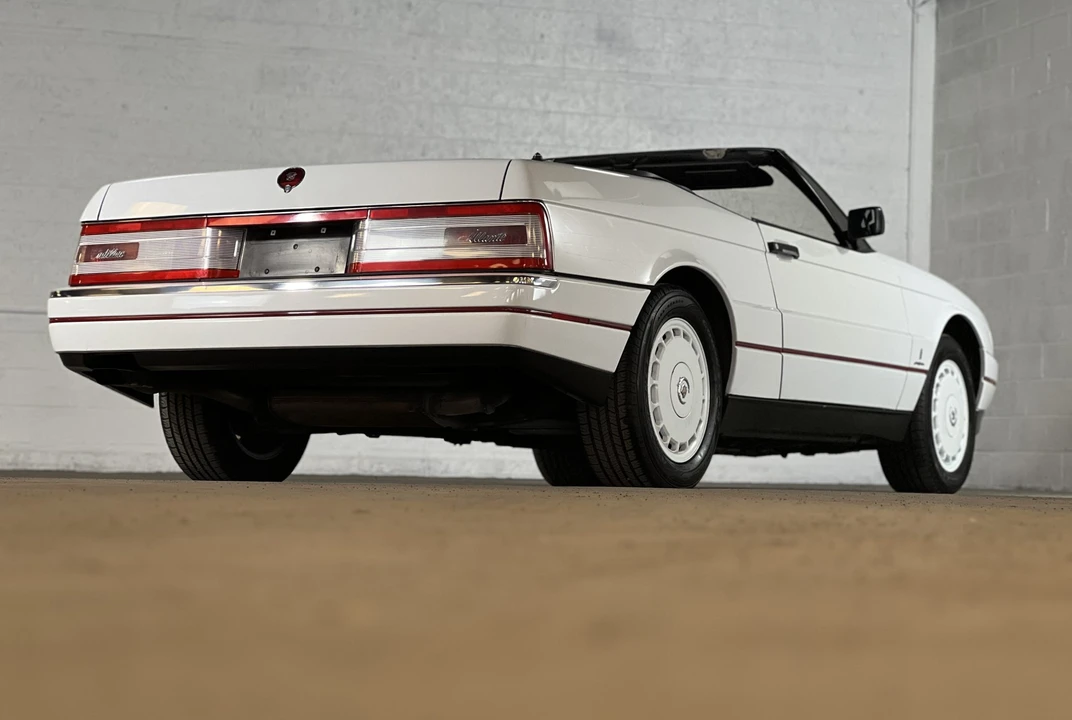 1991 Cadillac Allante - Image 22 of 31