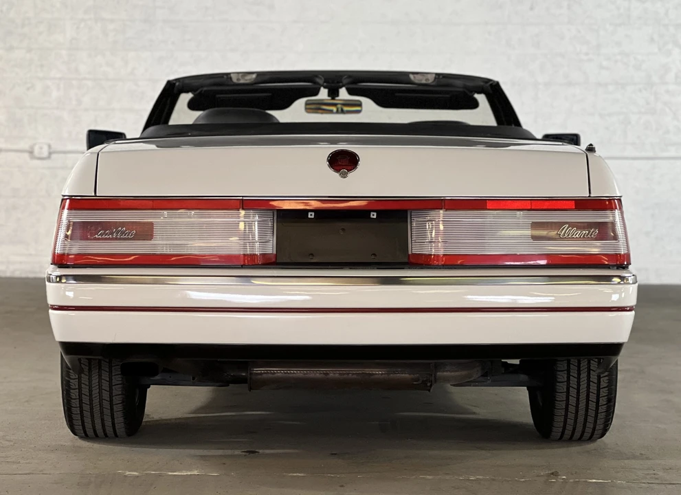 1991 Cadillac Allante - Image 16 of 31