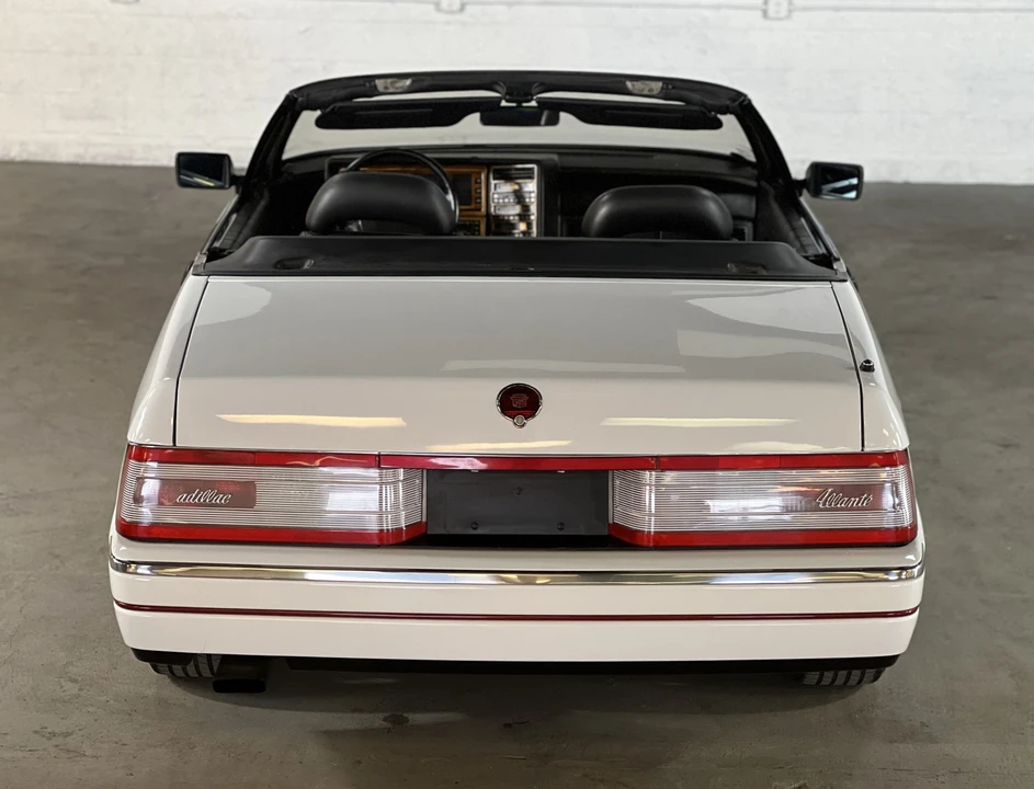 1991 Cadillac Allante - Image 17 of 31